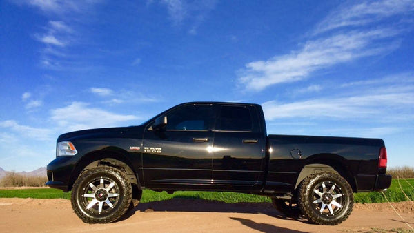 MaxTrac 2009 - 2018 RAM 1500 5.7L V8 Hemi  / 2019 Ram Classic 7in/4.5in MaxPro Spindle Lift Kit w/MaxTrac Shocks