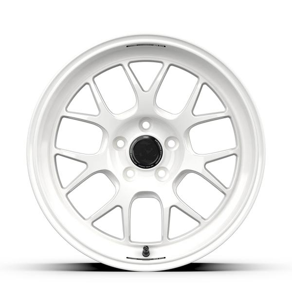 fifteen52 Apex RSR 18x9.5 5x114.3 38mm ET 73.1mm Center Bore Rally White