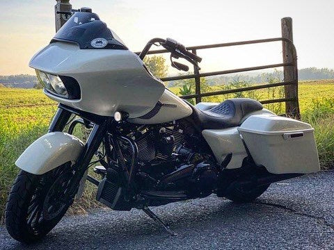 Mustang Signature Series Fastback™ by Dave Perewitz for Harley-Davidson FL Touring 2008-2021