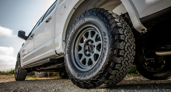 Method MR316 18x9 +18mm Offset 6x5.5 106.25mm CB Gloss Titanium Wheel