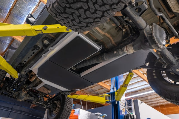Rugged Ridge 2018 + Jeep Wrangler JLU 4dr Alum. Skid Plate for Gas Tank/Exhaust - Tex. Blk