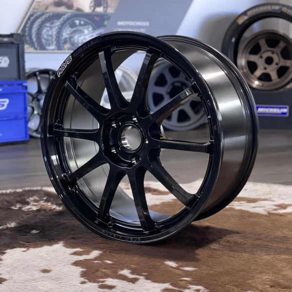 Gram Lights 57NR 18x9.5 +32 5x114.3 Glass Black Wheel