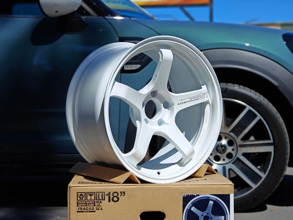Advan GT Beyond 18X9.5 / +38 Offset / 5x120 BC / +38mm Bore / Racing White