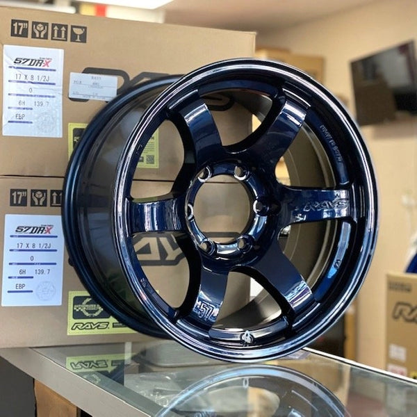 Gram Lights 57DR-X 18X9.0 +00 6x139.7 Eternal Blue Pearl