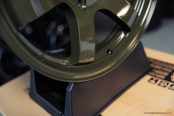 Gram Lights 57DR-X 16X8.5 -10 6x139.7 Jungle Green