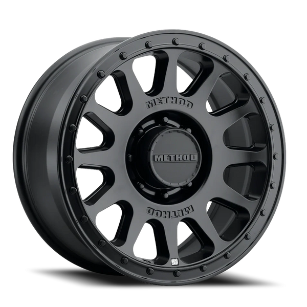 Method MR709 HD Bead Grip 18x 9in / ET12 / 8x6.5 8x165 BP / 121.3mm Bore - Black Wheel
