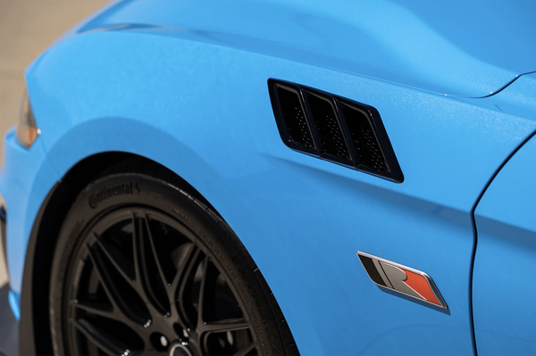 Roush 2015-2023 Mustang Fender Vent Heat Extractors - Gloss Black