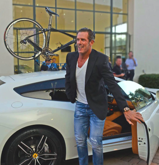 SeaSucker Komodo 1 Bike Rack (Convertibles & Cars w/Limited Space) - Black