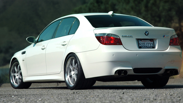 Dinan Free Flow Axle-Back Exhaust - 2006-2010 BMW M5