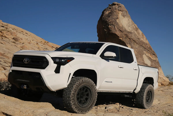 Fabtech 2024 + Toyota Tacoma 3in UCA Kit w/ Ball Joint & Shock Spacers & Perf. Shocks