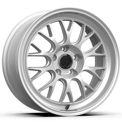 fifteen52 Holeshot RSR 18x9.5 5x120 22mm ET 72.56mm Center Bore Radiant Silver