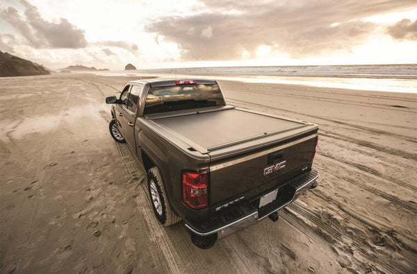 Roll-N-Lock 2019 - 2023 Chevrolet Silverado 1500 SB 77-3/4in A-Series Retractable Tonneau Cover