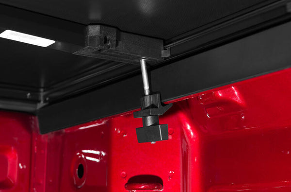 Tonno Pro 2014 - 2019 Chevy Silverado  / GMC Sierra 1500 6.6ft Fleetside Tonno Fold Tri-Fold Tonneau Cover