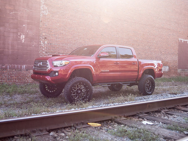 MaxTrac 2005 - 2023 Toyota Tacoma 2WD 6 Lug 6.5in/4in MaxPro Spindle Lift Kit w/MaxTrac Shocks