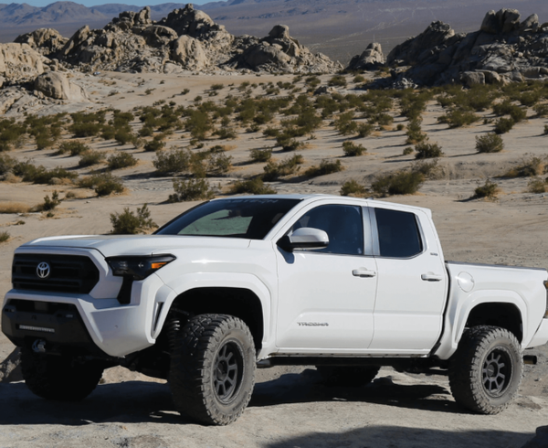 Fabtech 2024 + Toyota Tacoma 4WD 3in UCA Kit w/ Uniballs & 2.5 Coilovers & 2.25 Dirt Logic Shocks