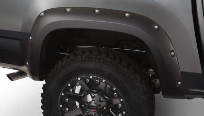 Bushwacker 15-18 Chevy Colorado Fleetside Pocket Style Flares 4pc 61.7in Bed - Black - GUMOTORSPORT