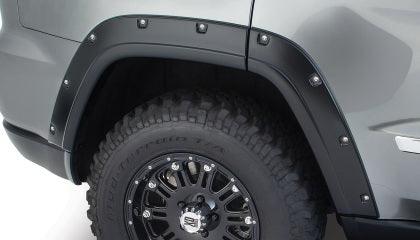 Bushwacker 11-18 Jeep Grand Cherokee Pocket Style Flares 4pc Does Not Fit SRT8 - Black - GUMOTORSPORT