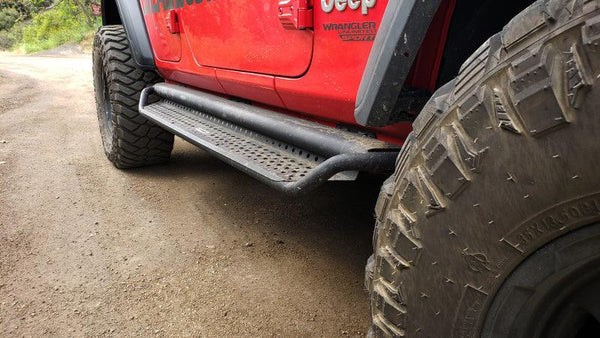 Go Rhino 2020+ Jeep Gladiator JT Dominator Extreme D1 SideSteps Complete Kit w/SideStep + Brkts - GUMOTORSPORT