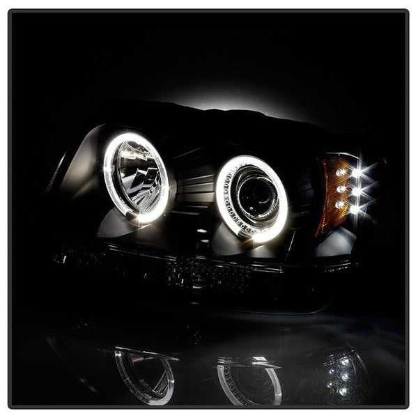 Spyder Jeep Grand Cherokee 1999 - 2004  Projector Headlights LED Halo LED Blk - PRO-YD-JGC99-HL-BK - GUMOTORSPORT